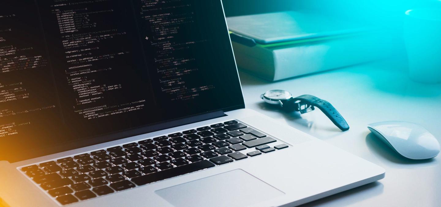 解码美国计算机专业研究生录取标准 编程能力的关键作用